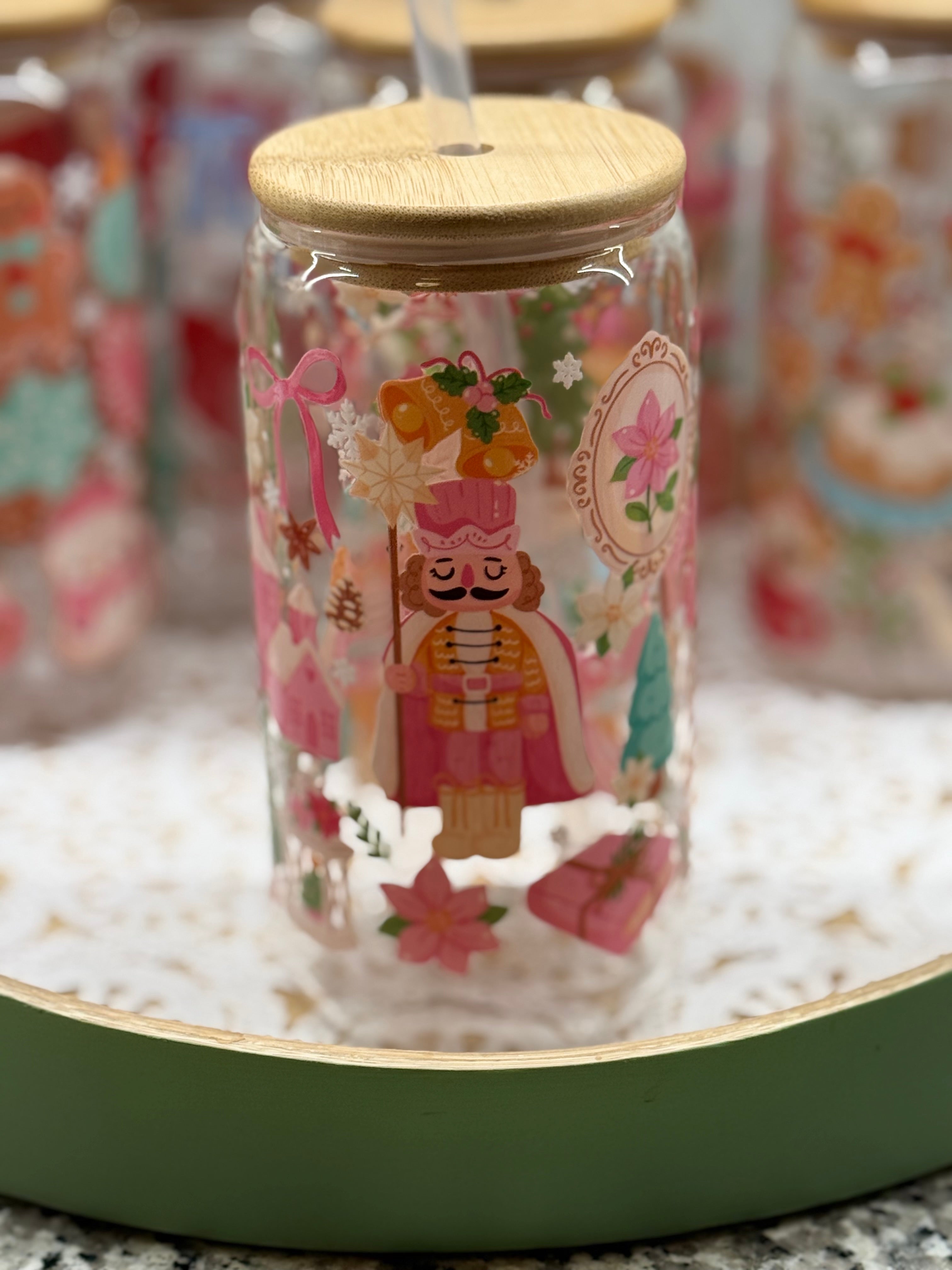 Sugar Plum Nutcracker 16oz Can Glass – Christmas Cup with Bamboo Lid