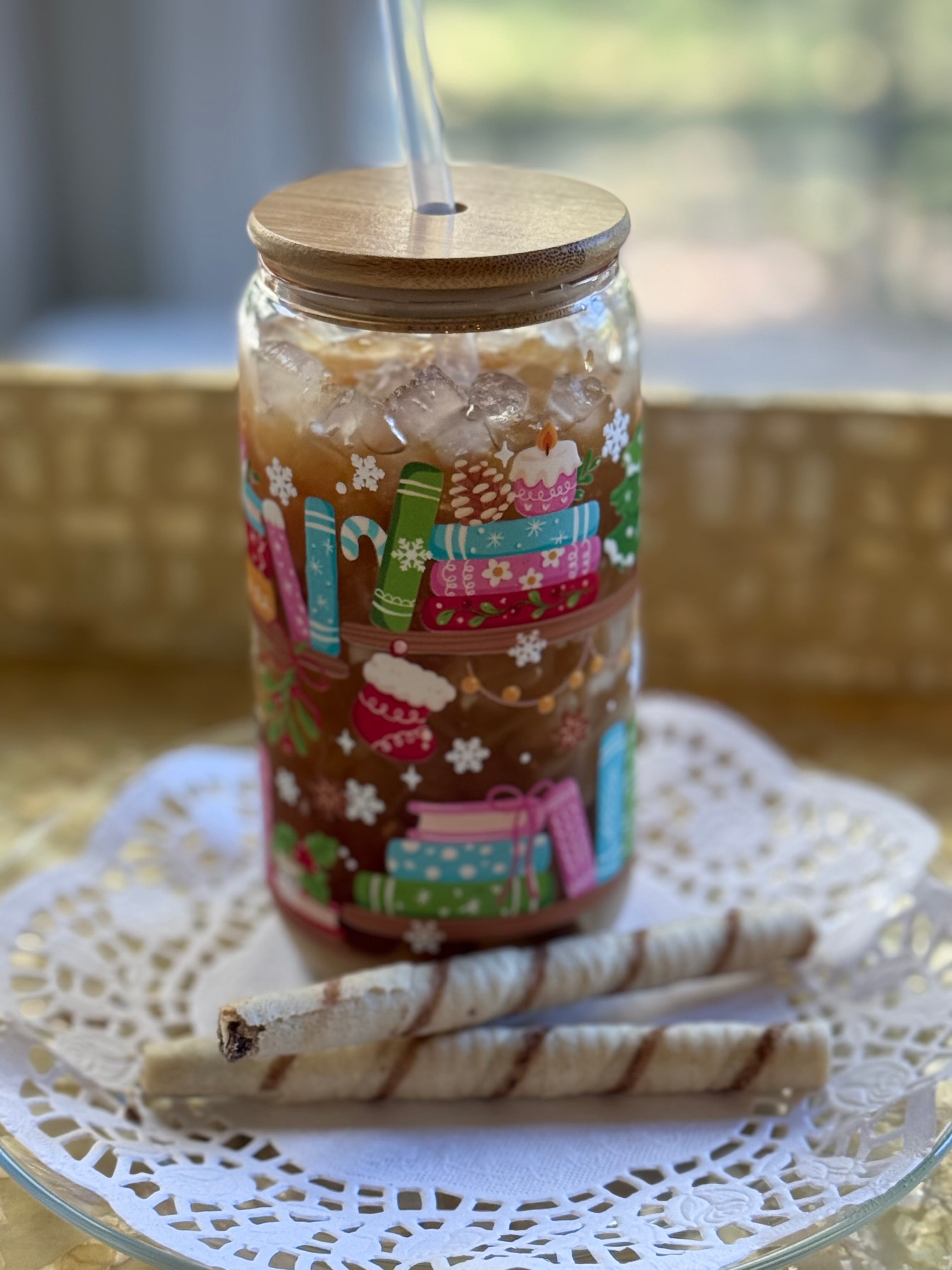 Cozy Christmas Book Nook 16oz Can Glass with Bamboo Lid & Straw