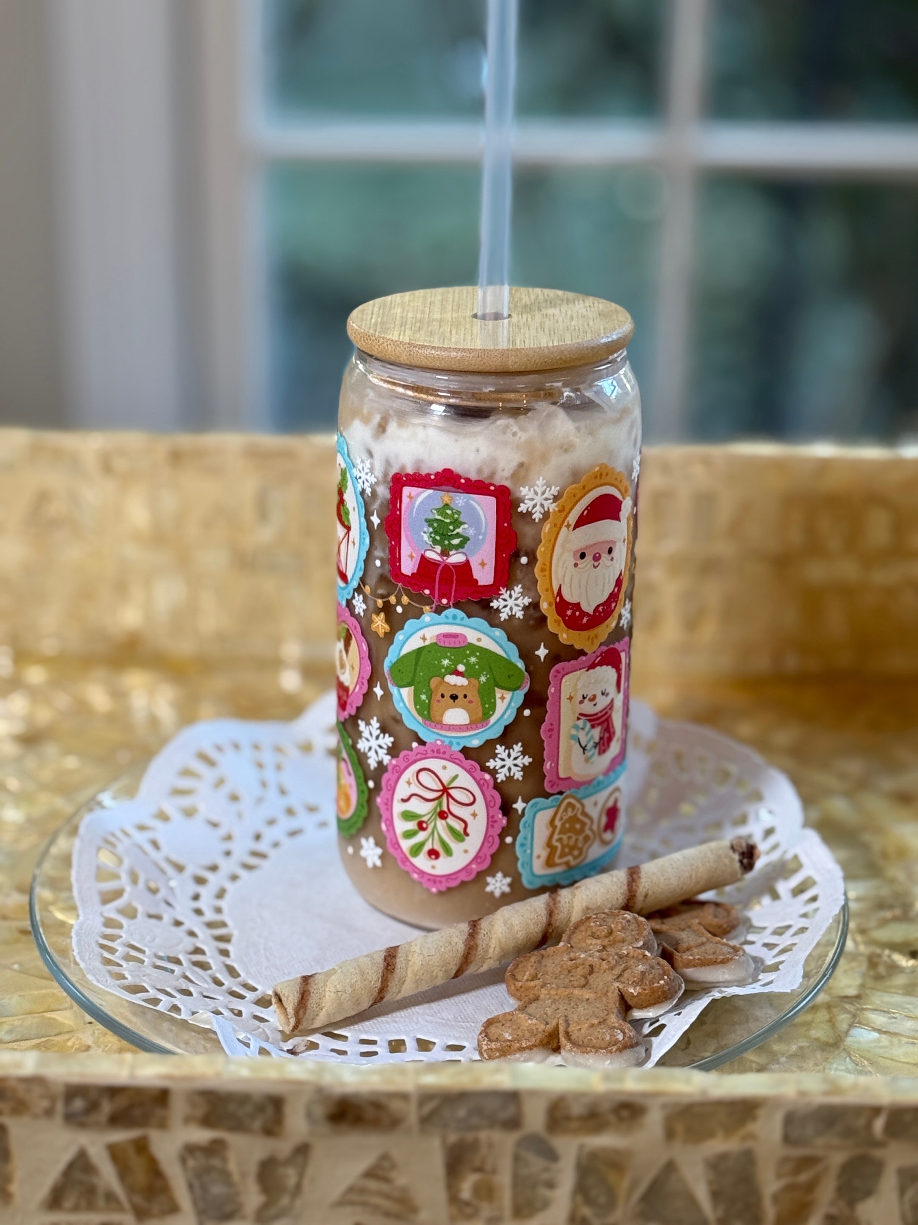 Christmas Storybook Frames 16oz Can Glass – Christmas Cup with Bamboo Lid