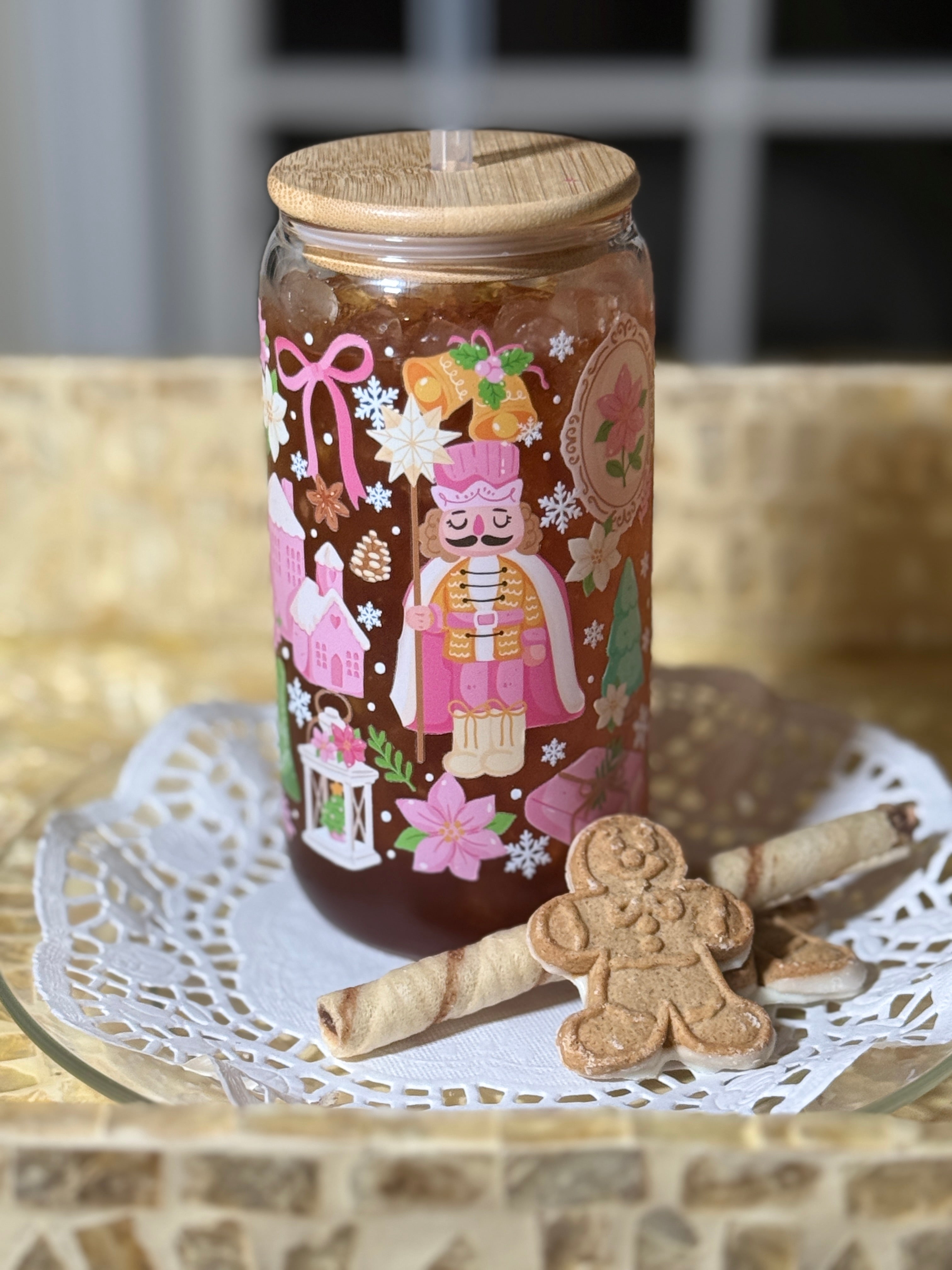 Sugar Plum Nutcracker 16oz Can Glass – Christmas Cup with Bamboo Lid