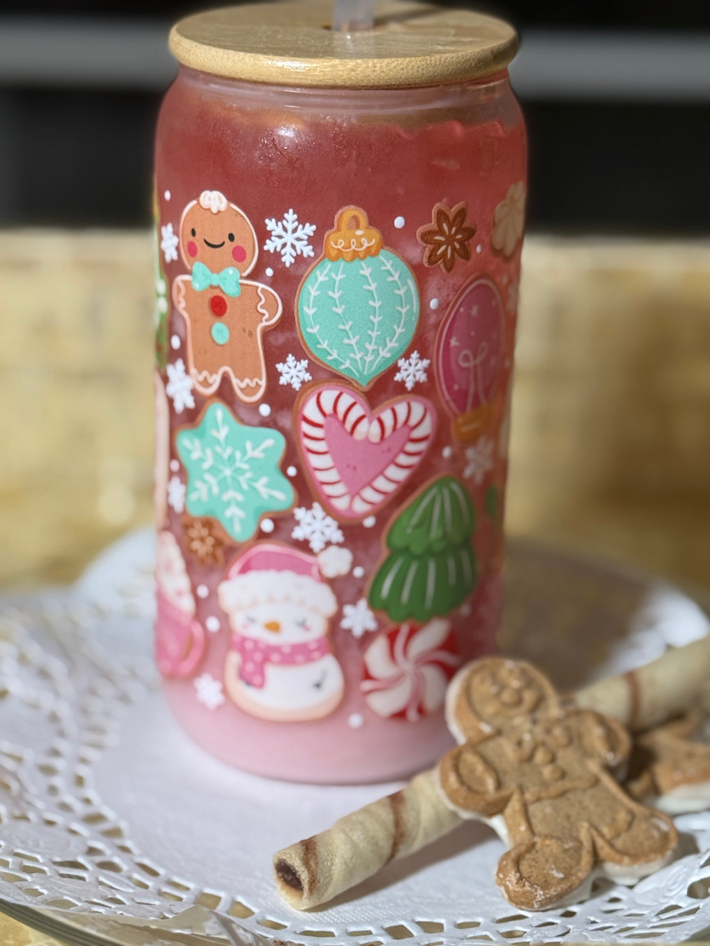 Pastel Gingerbread Joy 16oz Can Glass – Christmas Cup with Bamboo Lid